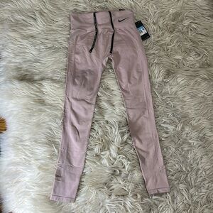 Nike Epic Lux Tight Fit